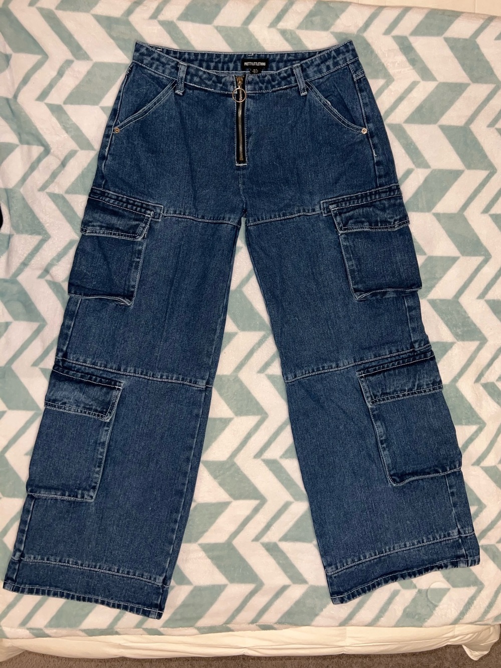 PrettyLittleThing Indigo Blue Wash Panelled Utility Pocket Wide Leg Cargos sz4